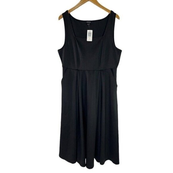 NWT Torrid Mini Scuba Square Neck Skater Dress Size 1/1X - Picture 4 of 9